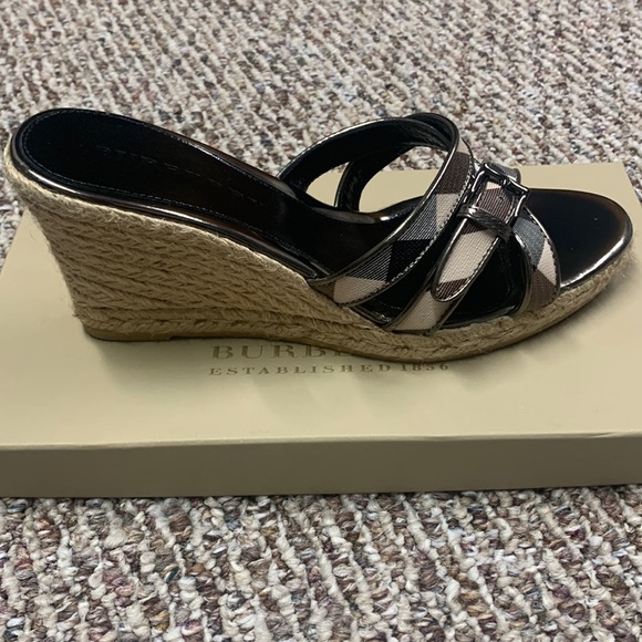 Burberry wedge sandals - Picture 2 of 3